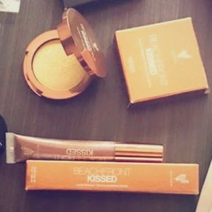 Beachfront kissed highlighter&Eyeshadow